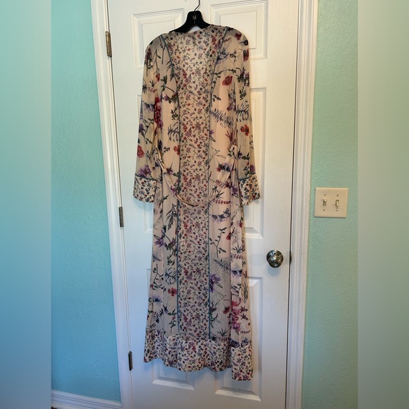 BCBGMaxAzria Sheer Floral maxi dress - Picture 4 of 6